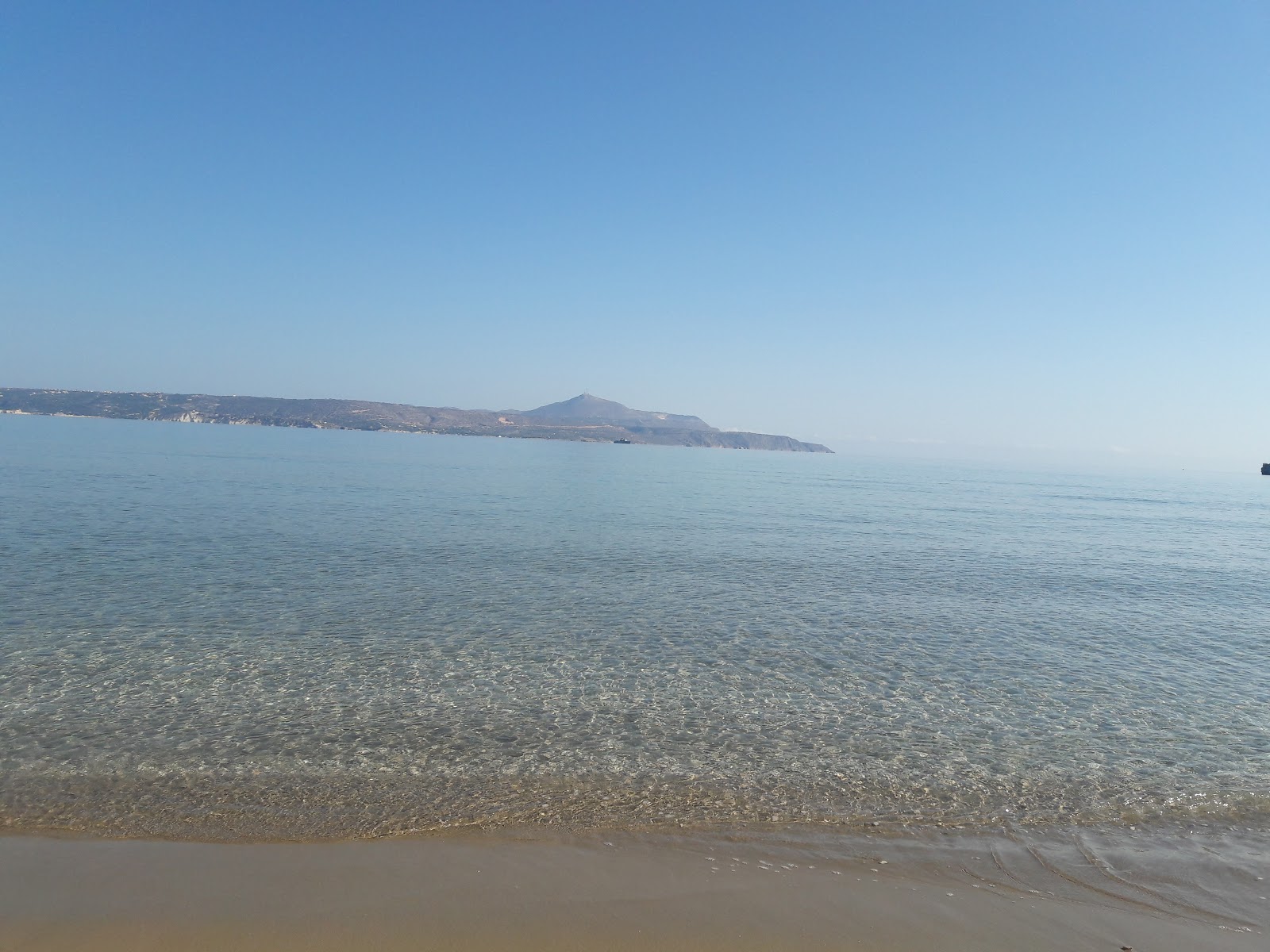 Photo of Kera beach and the settlement