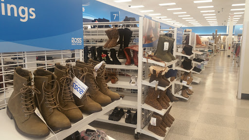Clothing Store «Ross Dress for Less», reviews and photos, 2520 Sycamore Rd, DeKalb, IL 60115, USA