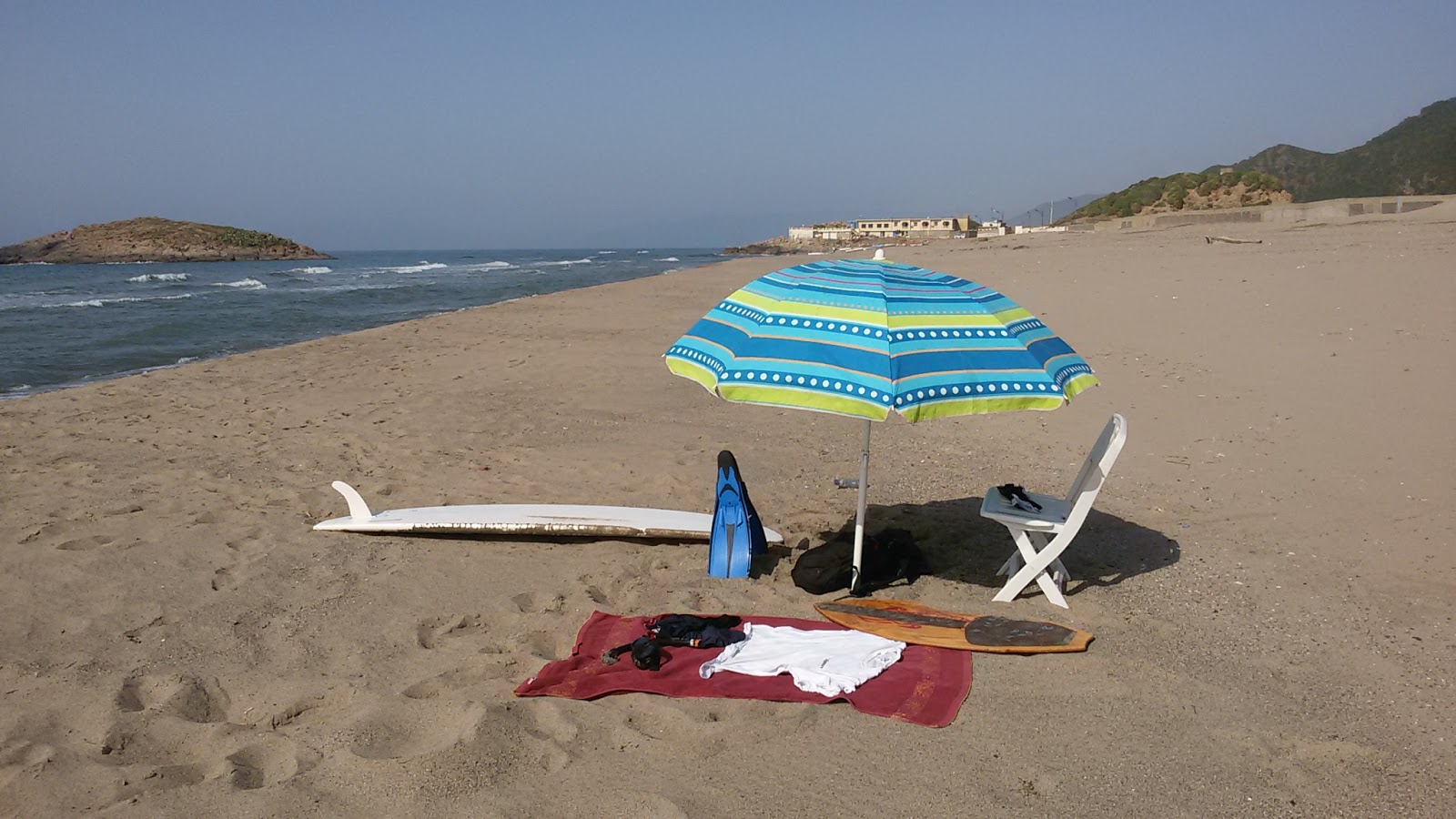 Foto di Plage Sidi Abdelaziz con una superficie del sabbia beige