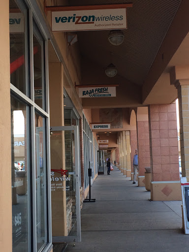 Shopping Mall «Lake Success Shopping Center», reviews and photos, 1526 Union Tpke, New Hyde Park, NY 11040, USA