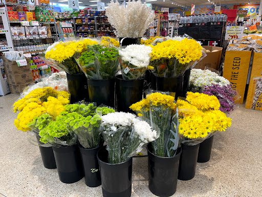 Grocery Store «Horrocks Market», reviews and photos, 4455 Breton Rd SE, Kentwood, MI 49508, USA