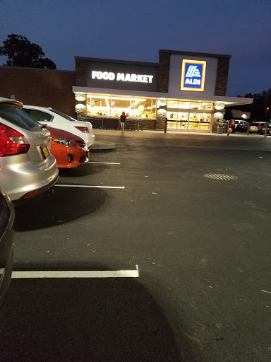 Supermarket «ALDI», reviews and photos, 1681 U.S. 9, Clifton Park, NY 12065, USA