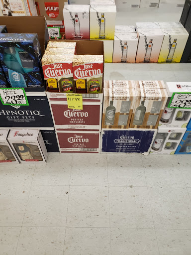 Liquor Store «Ralson Liquor Store #36», reviews and photos, 4729 N Shepherd Dr, Houston, TX 77018, USA