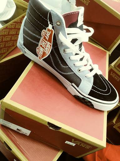 Shopping Mall «Foothill Square Shopping Center», reviews and photos, 10700 MacArthur Blvd #200, Oakland, CA 94605, USA