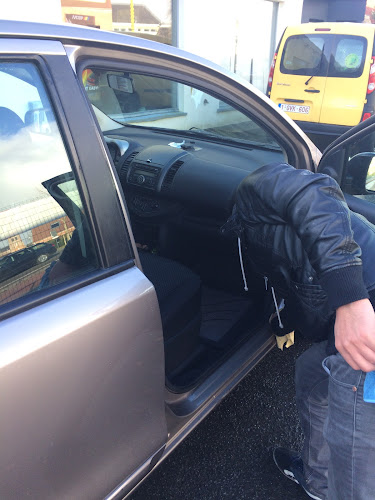 Khan Hand Carwash - Autowasstraat