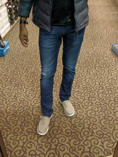 Shoe Store «DSW Designer Shoe Warehouse», reviews and photos, 8389 Leesburg Pike, Vienna, VA 22182, USA