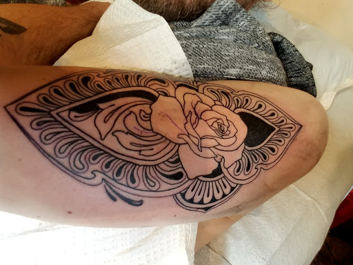 Tattoo Shop «Icon Tattoo Studio», reviews and photos, 813 N Russell St, Portland, OR 97227, USA