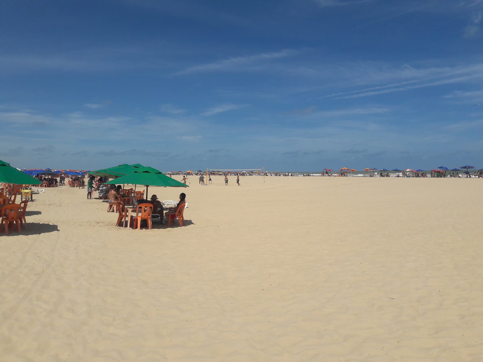 Praia do Atalaia'in fotoğrafı - rahatlamayı sevenler arasında popüler bir yer