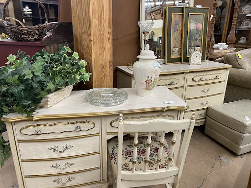 Consignment Shop «Refabulous Furnishings», reviews and photos, 2231 Vestal Pkwy W, Vestal, NY 13850, USA