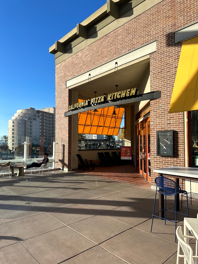 California Pizza Kitchen at Bay Street 94608