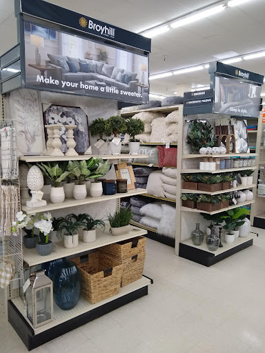 Discount Store «Big Lots», reviews and photos, 706 E Lewis and Clark Pkwy, Clarksville, IN 47129, USA