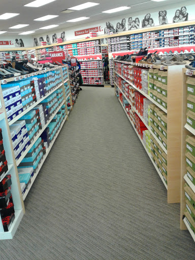 Shoe Store «Famous Footwear», reviews and photos, 6653 Eagle Watch Dr, Orlando, FL 32822, USA