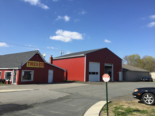 Tire Shop «Burkes Tire & Auto Repair (N Dover Store)», reviews and photos, 3892 N Dupont Hwy, Dover, DE 19901, USA