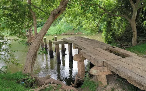 Perimiyankulama Stone Bridge image