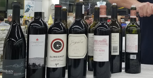 Liquor Store «Crown Wine & Spirits», reviews and photos, 1030 NE 15th Ave, Fort Lauderdale, FL 33304, USA