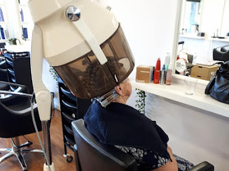 Ullane Salon - Hairdressing & Waxing
