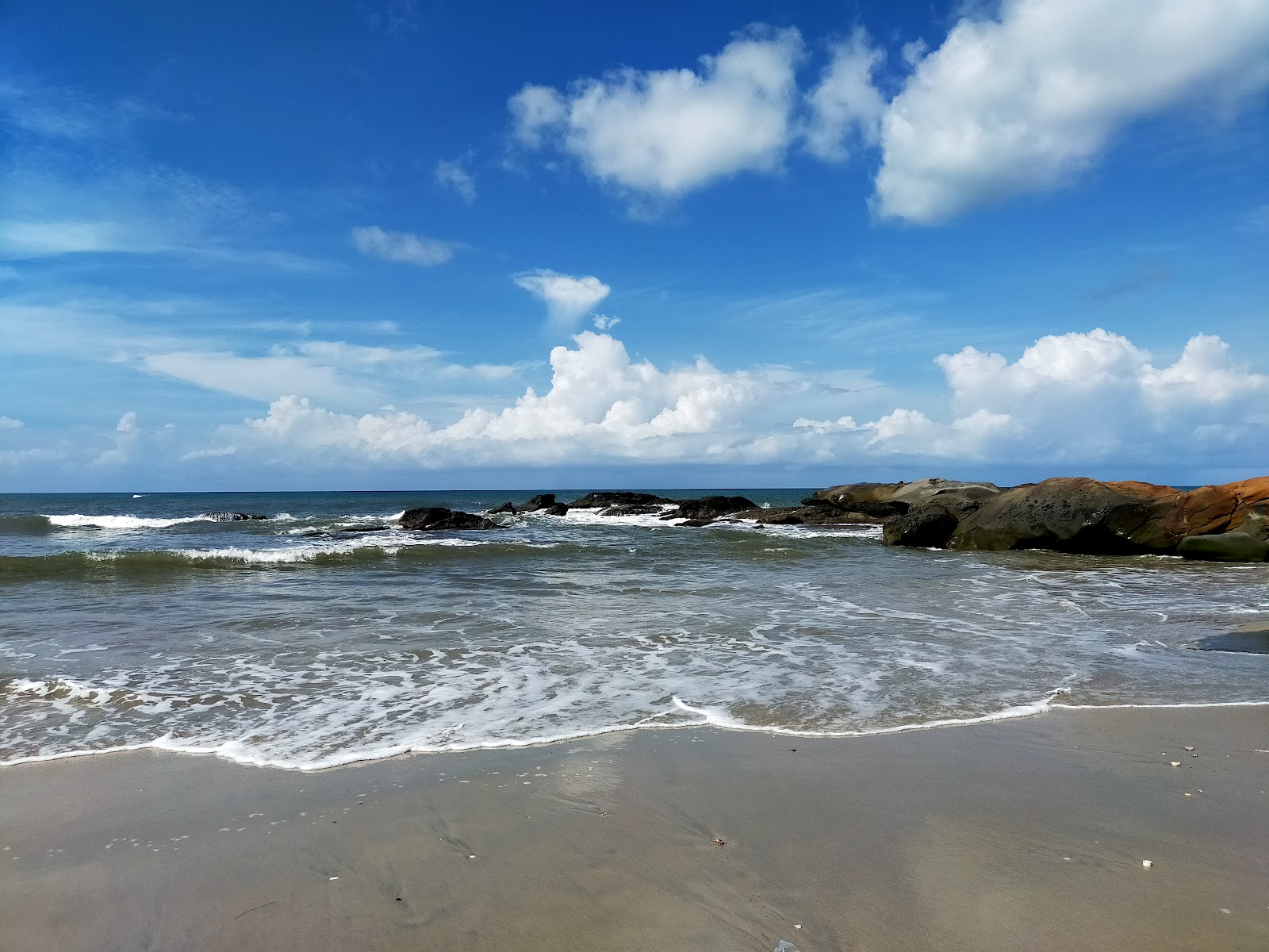 Photo de Tindakon Dazang Beach zone des équipements