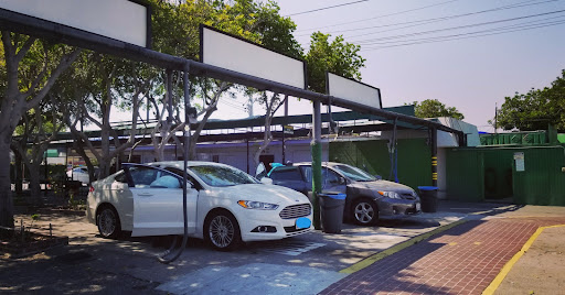 Culver City Express Hand Car Wash and Detail en Culver City