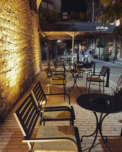 Comentarii opinii despre HIDEOUT COFFEE SHOP