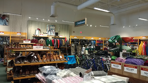 Clothing Store «L.L. Bean Outlet», reviews and photos, 31 Gusabel Ave, Nashua, NH 03063, USA