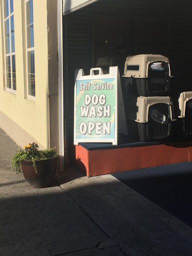 The Pet Works, 240 14th St, Astoria, OR 97103, USA, 