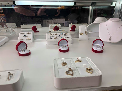 Pawn Shop «International Pawn & Jewelry», reviews and photos, 1725 N Alafaya Trail, Orlando, FL 32826, USA
