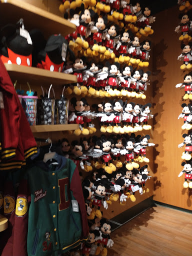 Toy Store «Disney Store», reviews and photos, 1540 Broadway, New York, NY 10036, USA