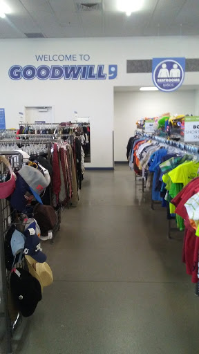Thrift Store «Yuma Frontage Goodwill Retail Store & Donation Center», reviews and photos