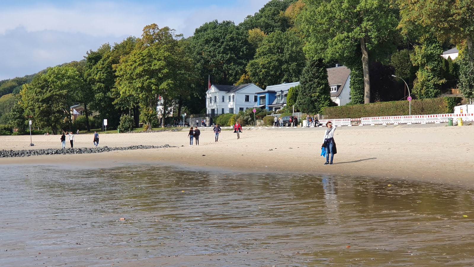 Foto av Elbstrand Blankenese med rymlig strand