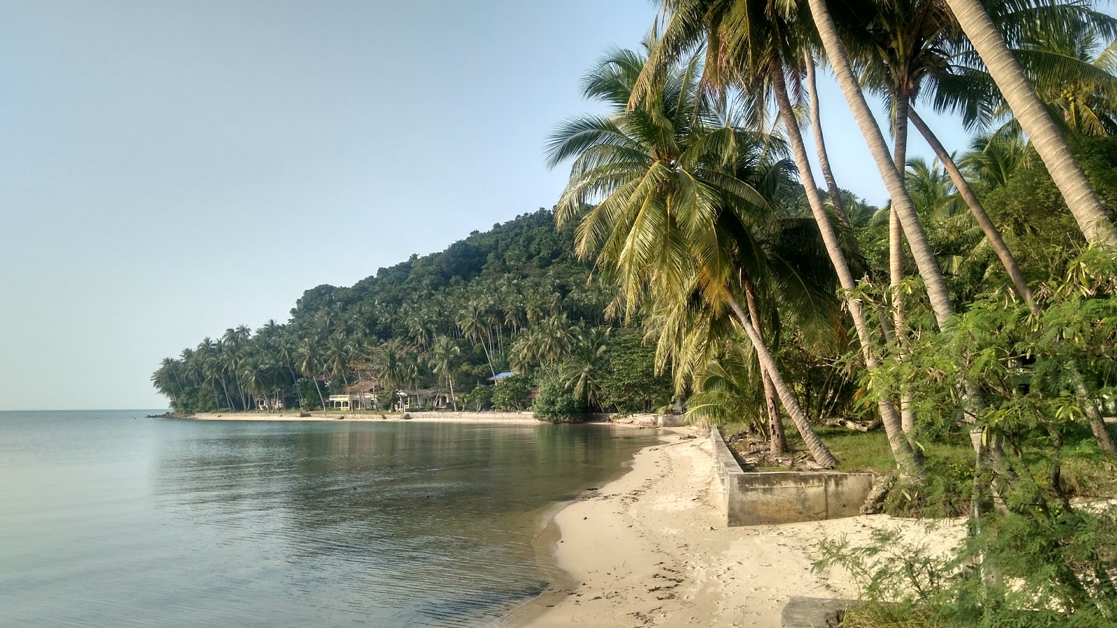 Φωτογραφία του Phangka Beach με καθαρό νερό επιφάνεια