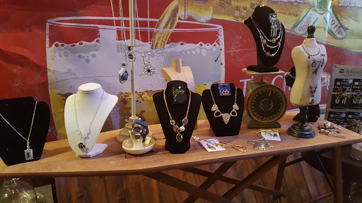 Gift Shop «Northwinds JUNK POST», reviews and photos, 321 Fond Du Lac Ave, Eden, WI 53019, USA