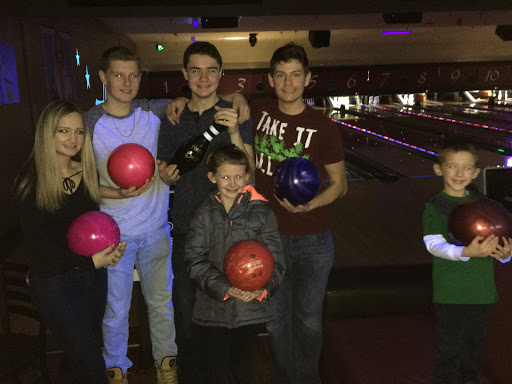 Bowling Alley «Alley 59 Bowling Center», reviews and photos, 44925 N Groesbeck Hwy, Charter Twp of Clinton, MI 48036, USA