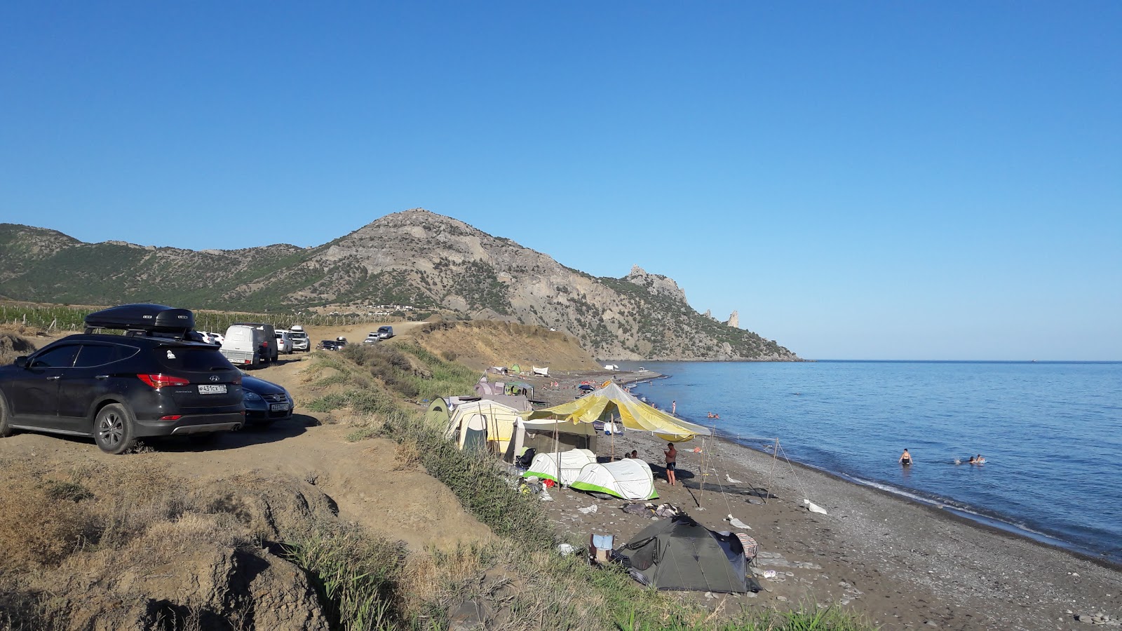 Foto de Plyazh Veselovsky - lugar popular entre los conocedores del relax
