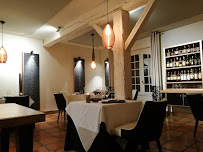 Atmosphère du Restaurant gastronomique Le Puits Saint-Jacques à Pujaudran - n°20