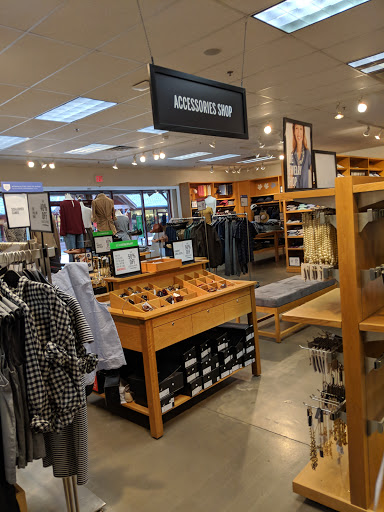 Clothing Store «J.Crew Factory», reviews and photos, 5050 Factory Shops Blvd #1035, Castle Rock, CO 80108, USA