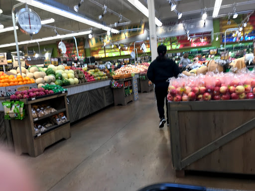 Grocery Store «Fresh Thyme Farmers Market- W. Des Moines», reviews and photos, 2900 University Ave, West Des Moines, IA 50266, USA