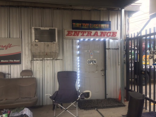 Locksmith «Tony TNT Locksmith», reviews and photos, 1712 Shaver St, Pasadena, TX 77502, USA