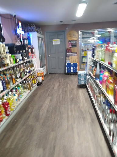 Liquor Store «Parkway Liquor Store», reviews and photos, 288 Parkway, Gatlinburg, TN 37738, USA
