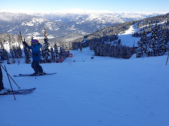 GMC Ski and Snowboard Racetrack