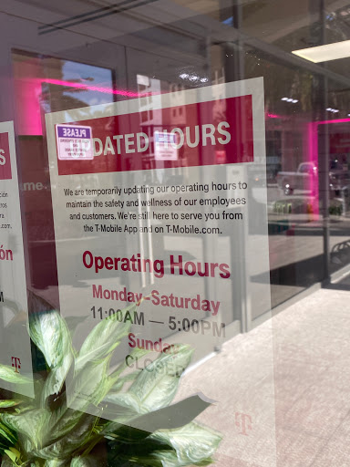 Cell Phone Store «T-Mobile», reviews and photos, 280 Alhambra Cir, Coral Gables, FL 33134, USA