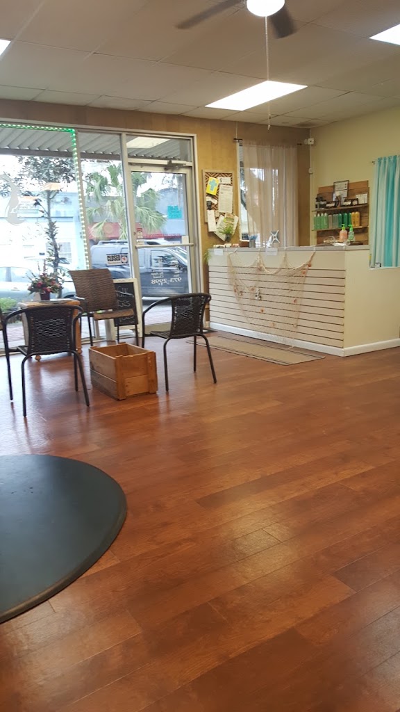 Mane Attraction Salon & Spa 32340
