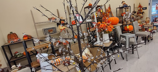 Craft Store «Hobby Lobby», reviews and photos, 290 Hawthorn Village Commons, Vernon Hills, IL 60061, USA