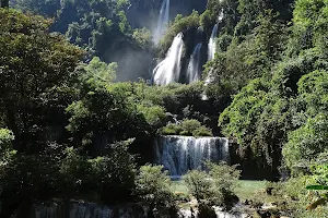 Thi Lo Su Waterfall image