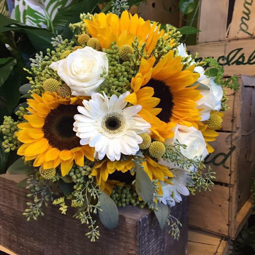 Florist «Country Village Florist and Gifts, Inc.», reviews and photos, 212 E Main St, East Islip, NY 11730, USA