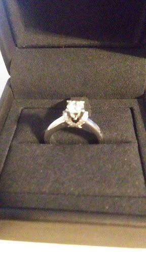 Jewelry Store «Zales - The Diamond Store», reviews and photos, 535 E Shaw Ave, Fresno, CA 93710, USA