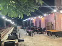 Atmosphère du Restaurant Le Chapeau Rouge à Simiane-la-Rotonde - n°16