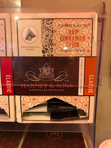 Movie Theater «Esquire Theatre», reviews and photos, 320 Ludlow Ave, Cincinnati, OH 45220, USA