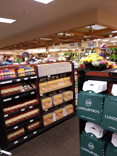 Grocery Store «Lunds & Byerlys Roseville», reviews and photos, 1601 County Rd C West, Roseville, MN 55113, USA