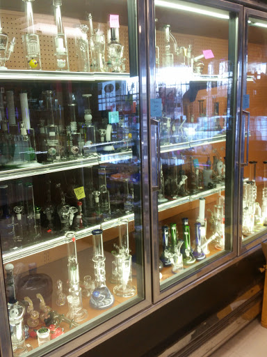 Vaporizer Store «Payless Tobacco and Vape Shop - Smoke & Pipe Shop - Kratom Shop», reviews and photos, 6385 Wadsworth Blvd, Arvada, CO 80003, USA