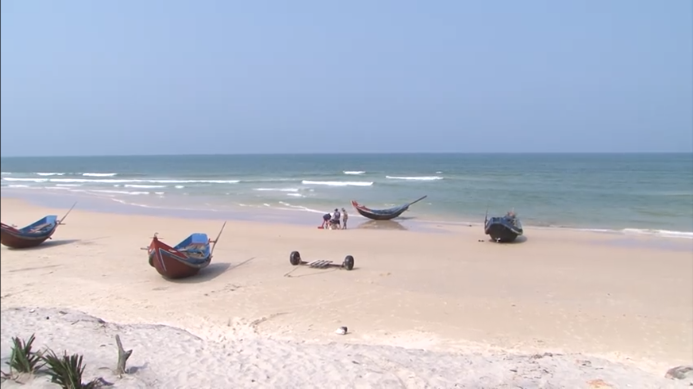 Photo of Vinh Thai Beach - popular place among relax connoisseurs